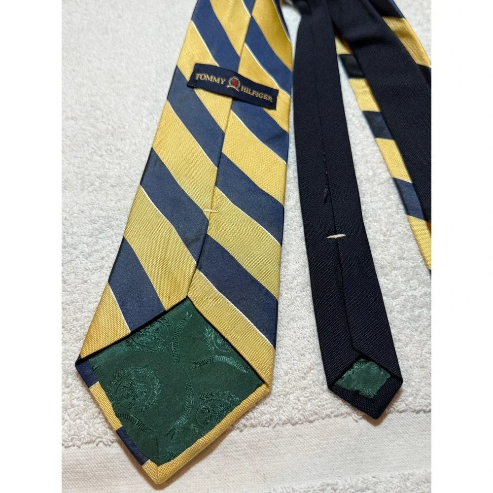 Tommy Hilfiger Mens Silk Tie Navy Blue Gold Yellow Striped Classic Prep Crest